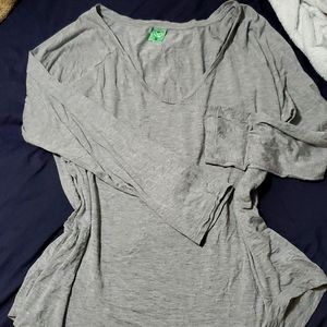 Long sleeve v-neck